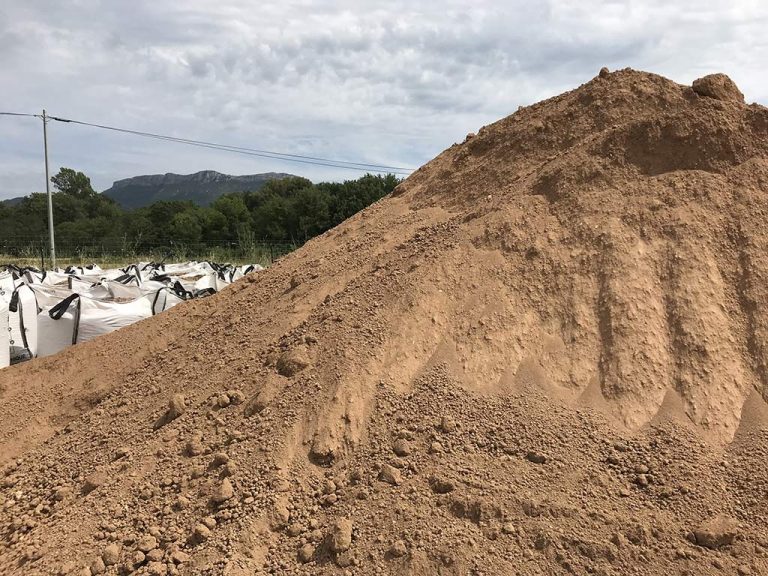 Prix de la Terre végétale enrichie, à Trets, Aix en Provence